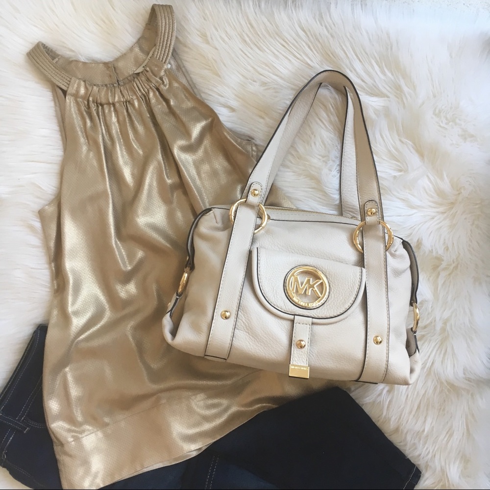 $129 Retail White house Black Market top - Picture 8 of 8